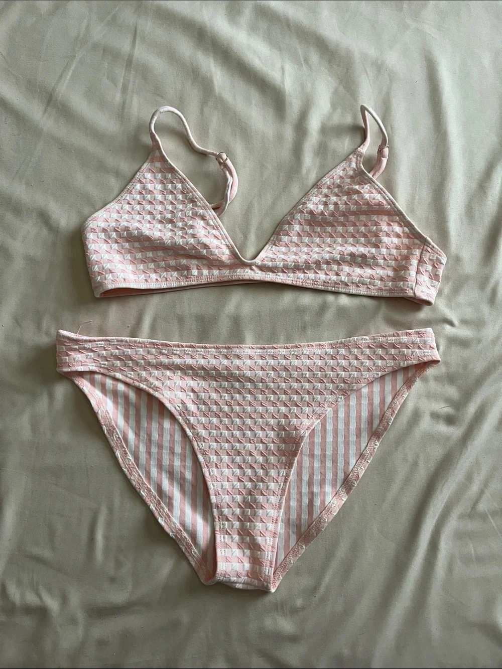 Skatie bikini in Bisou